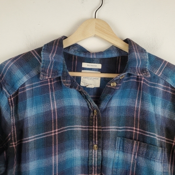 AMERICAN Eagle Flannel Button Up Shirt Womens Small Destroyed Blue Pink Plaid - Picture 8 of 13